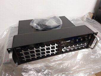 MACKIE DL 32 R - 2