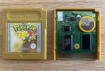 Pokemon Gold Nintendo Game Boy - 2