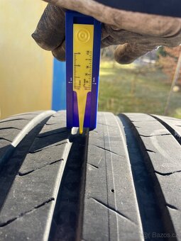 285/30 R22 Pirreli P-Zero AO - 2