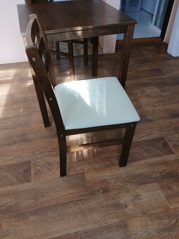 Stůl a dvě židle - 2