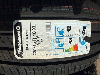 Pneu 235/45r18 98Y XL - nové - 2
