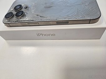 iphone 16 pro 128GB - poškozená záda - 2