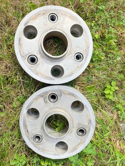 Kola, pneumatiky a rozšiřovací podložky na Smart ForTwo - 2