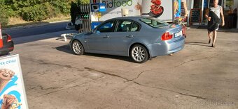 BMW E90,2.0D,120kw, automat - 2