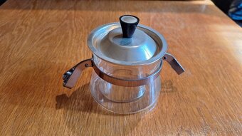 Skleněná dóza s kovovou pokličkou a vloženou sklenicí - 2