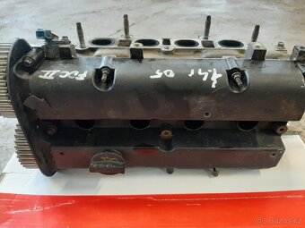 Ford focus 1.4i hlava motoru - 2