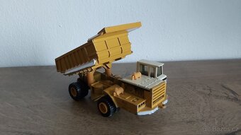 Kovové autíčko - 2