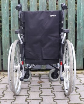079-Mechanický invalidní vozík Meyra. - 2