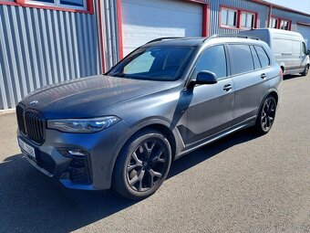 BMW X7 M50d Dark Shadow edice, 1. majitel - 2