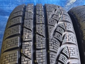 Nejeté zimní pneu Pirelli 205 65 17 - 2