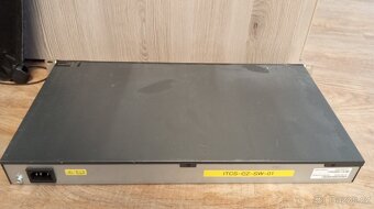 Switch HP JG927A +rails - 2