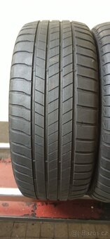 Bridgestone 215/55 R17 94V 3,5-4mm - 2