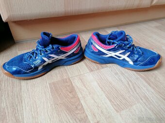 Sálovky, boty do haly Asics v. 34,5 - 2