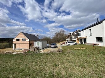 Prodej pozemek k bydlení o CP 1091 m2, Zlín, místní část Luž - 2