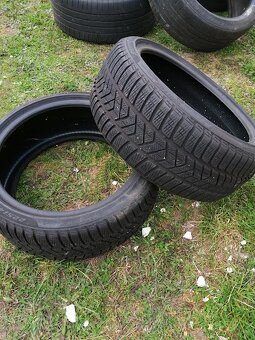Prodám 2 ks pneu 225/40 R18 zimní - 2