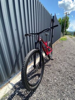 Trek Slash 9.7 Cobra Blood to Magenta Fade, Carbon - 2