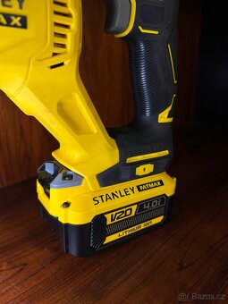 Příklepová vrtačka Stanley SFMCH900 - 2