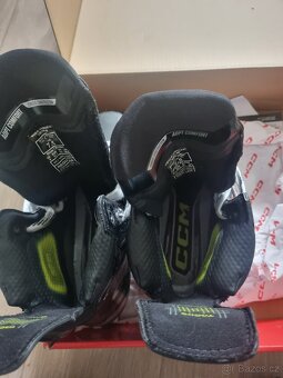 Brusle CCM TACKS XF PRO 7,5R - TOP STAV - 2