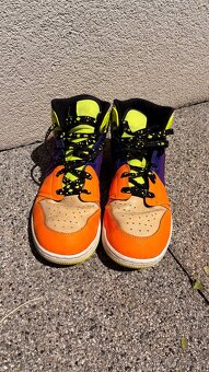 Jordan 1 mid air - 2