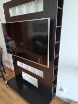 Stěna na televizi - 2