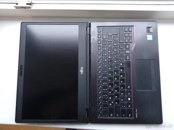 notebook Fujitsu U747 na náhradni dily - 2