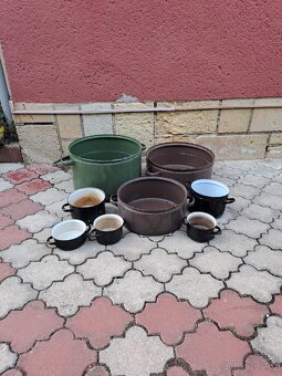 Staré plechové hrnce - 2