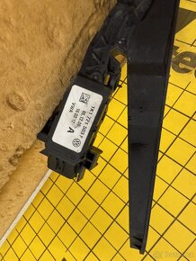Skoda octavia 2 plynovy pedal - 2