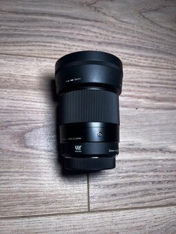 Objektiv SIGMA 30 mm f/1,4 (pro MFT) - 2