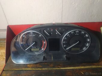 Superb 1 - budíky maxidot - 2