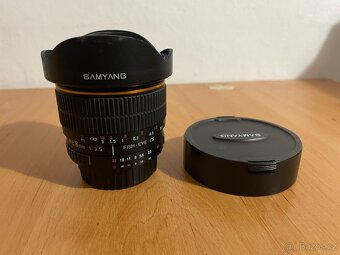 Objektiv Nikon 50mm a Samyang 8mm - 2
