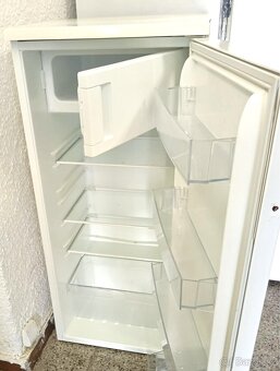 Prodám lednici s mrazákem, výška 150Cm - 2