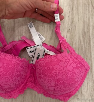 Sytě malinová podprsenka 32D VS - 2