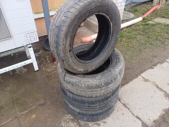 Letní pneu 195/65 R15 nexen - 2