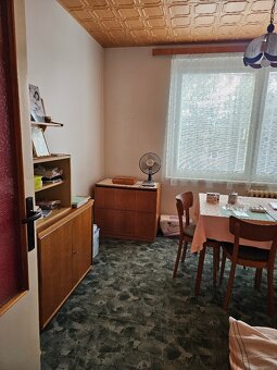 Retro/starožitný nábytek - 2