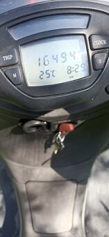 Piaggio X9 500 najeto 16500 - 2