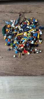 Lego minifigurky mix + přislušenství - 2