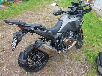 2023 Honda Africa Twin - havarovaná - 2