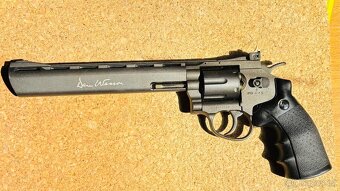 CO2 revolver Dan Wesson 8" - 2