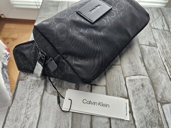 Ledvinka Calvin Klein NOVÁ - 2
