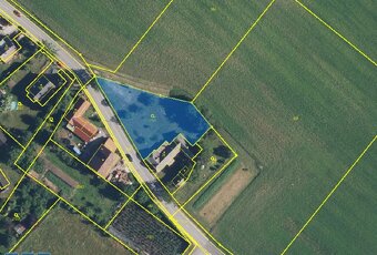 Prodej rodinného domu se stavební parcelou ve Veliši - 2