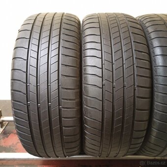 Bridgestone 215/55 R17 94V 2x4,5-5mm 2x3,5-4mm - 2