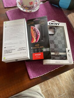 Prodám IPhone 15 Černý Nový - 2