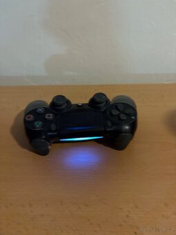 Ovladač ps4 - 2
