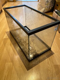 akvárium , terárium 60x30x35 jako nové - 2
