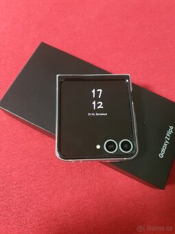 Samsung galaxy Z FLIP 6,256 GB - 2