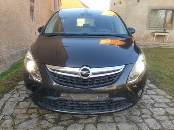 Opel Zafira C Tourer - 2