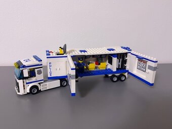 Lego - policejní auto - 2