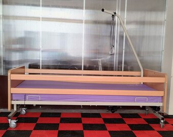 Invalidní polohovací lůžko - 2