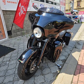 Harley-Davidson FLHTCU Electra Glide Ultra Classic - 2