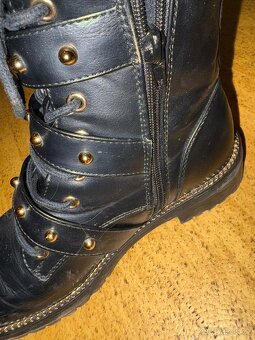 Prodám boty kotníkové černé - 2